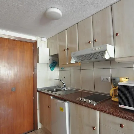 Rnet - Rhc 1410 Center Apartment *
